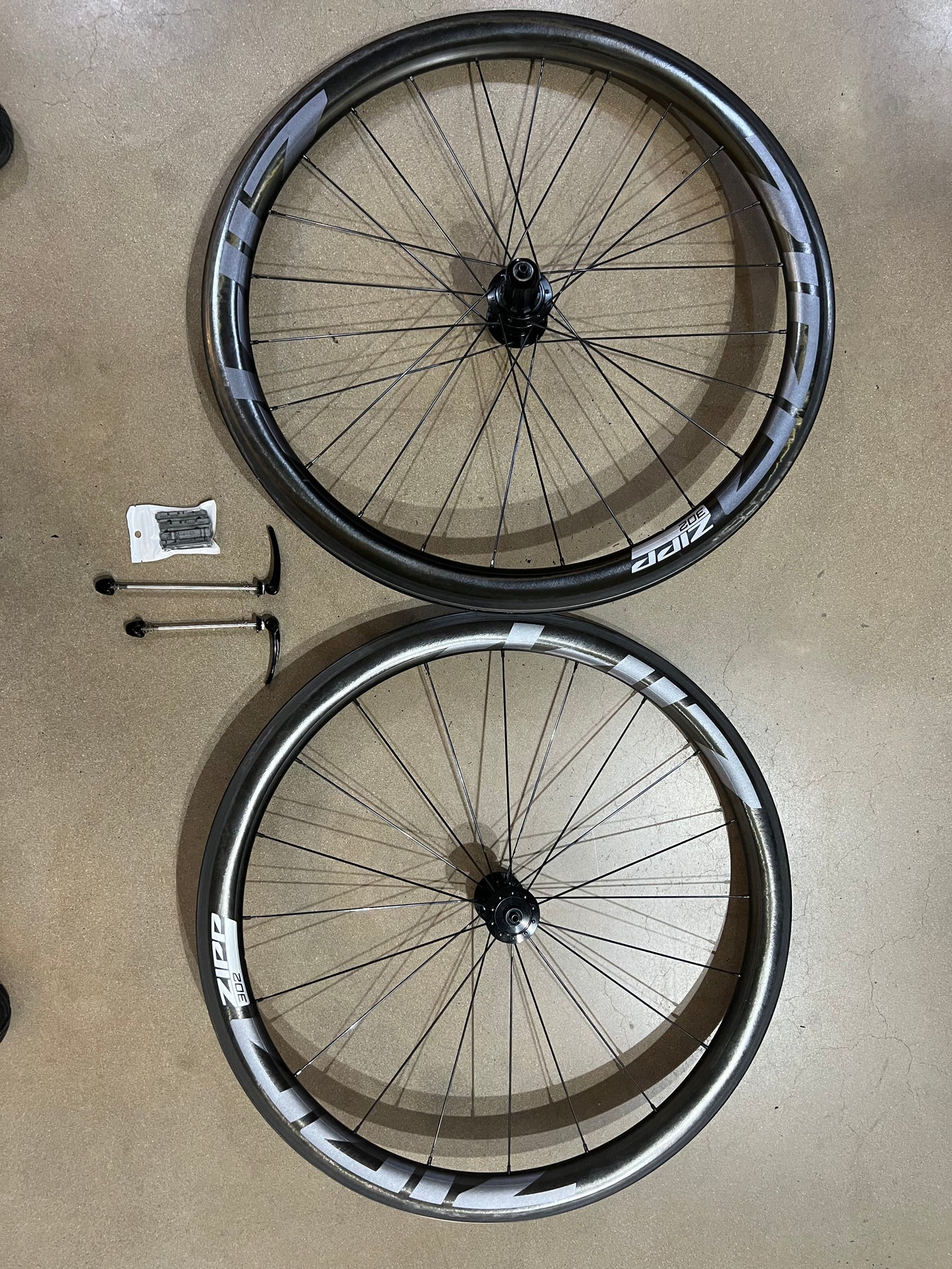 Zipp 302 disc outlet wheelset